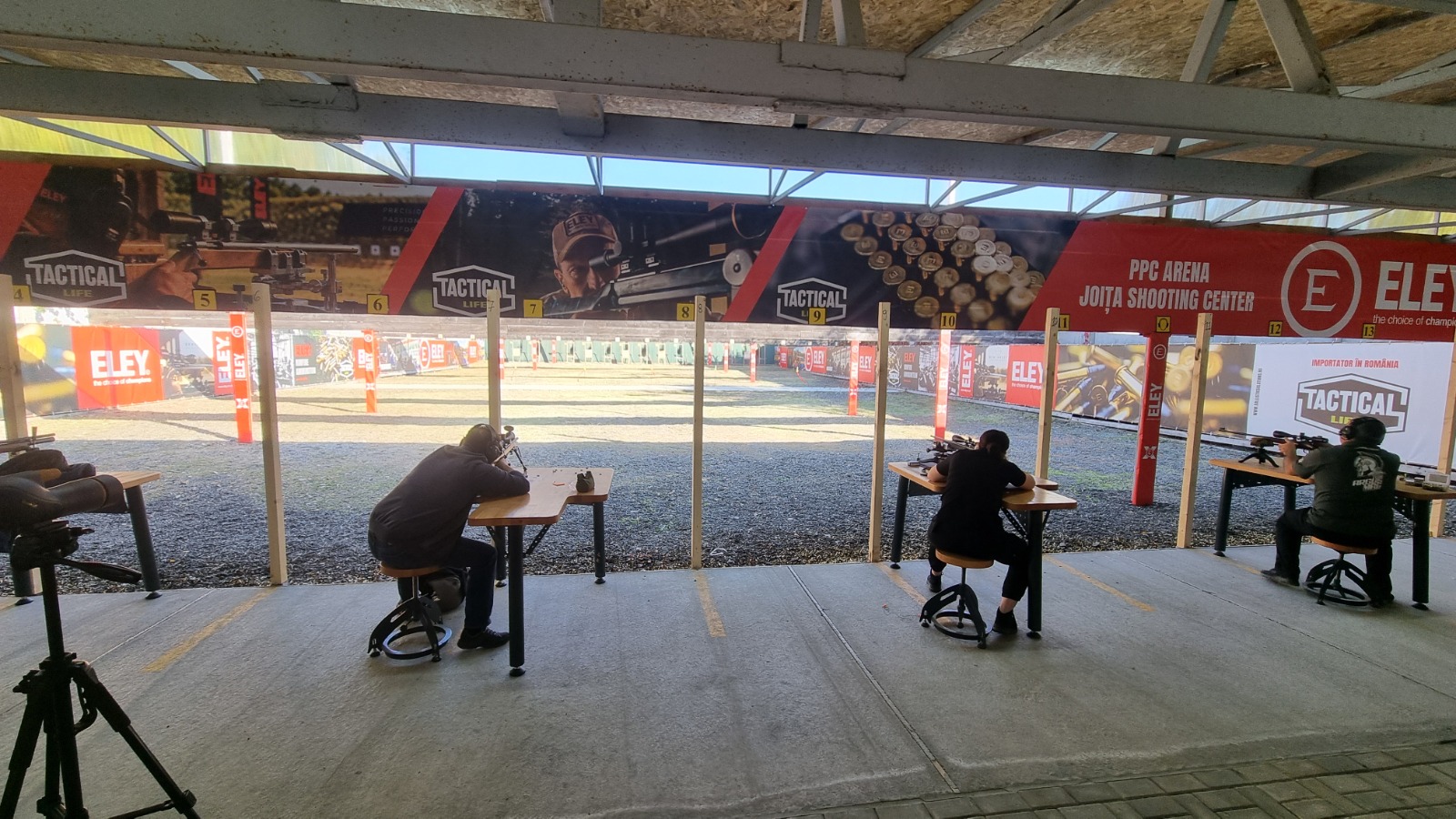 Arena PPC de la Joița Shooting Center, cu trăgători pe standuri